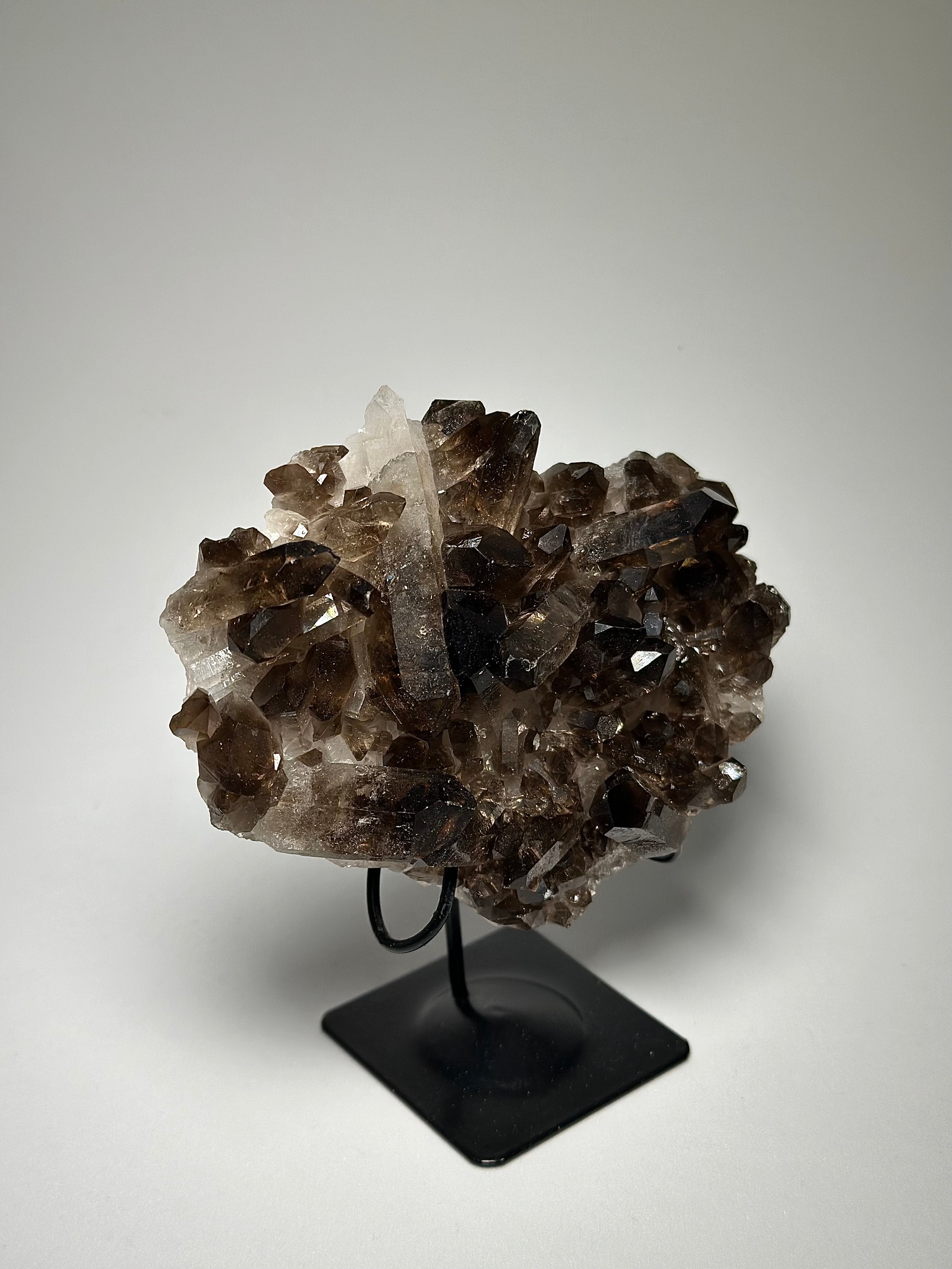 Dūminio Kvarco Kristalas (270g) – Energetinis Skydas Tavo Namams