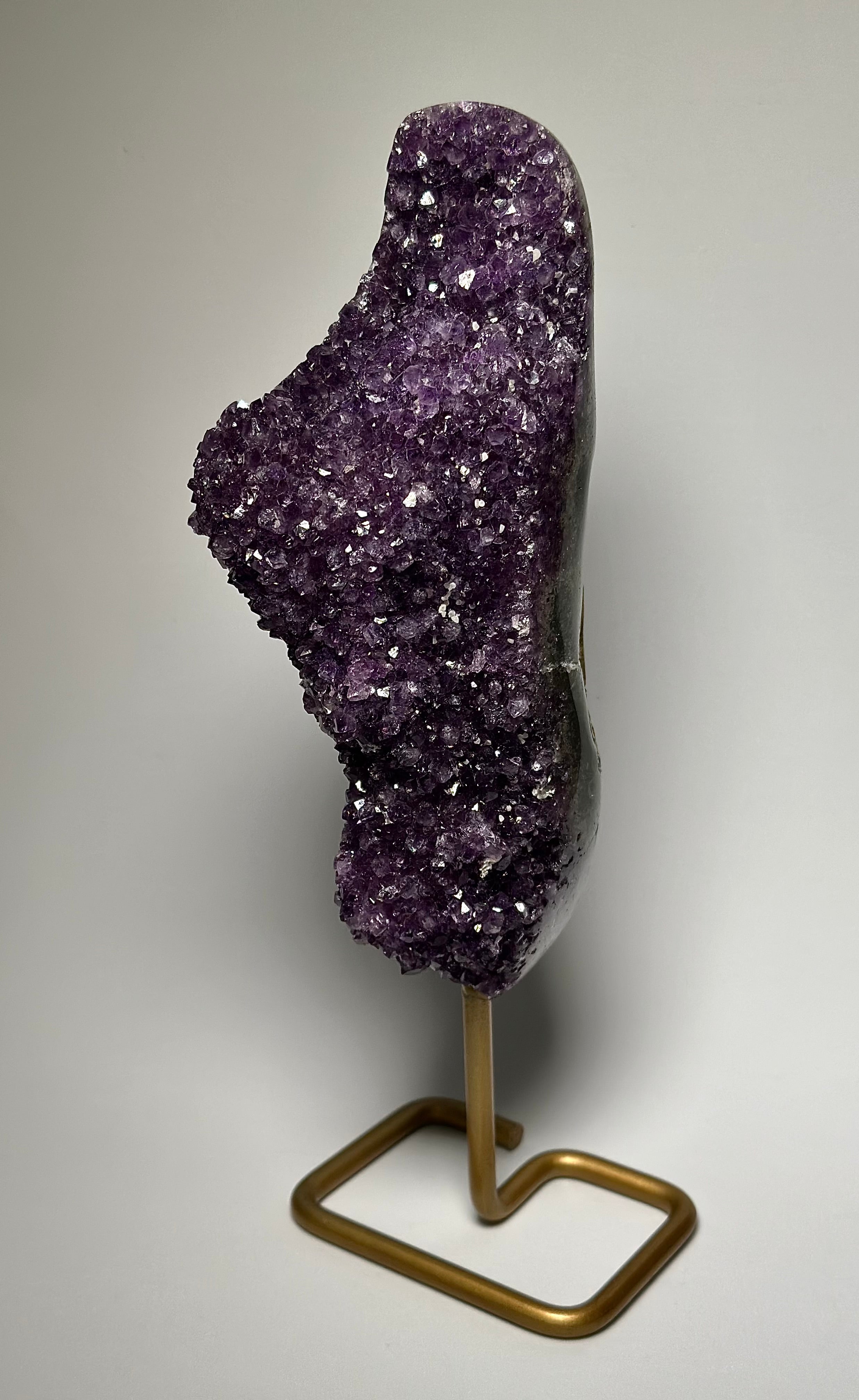 Ametistas ant stovo 350g.