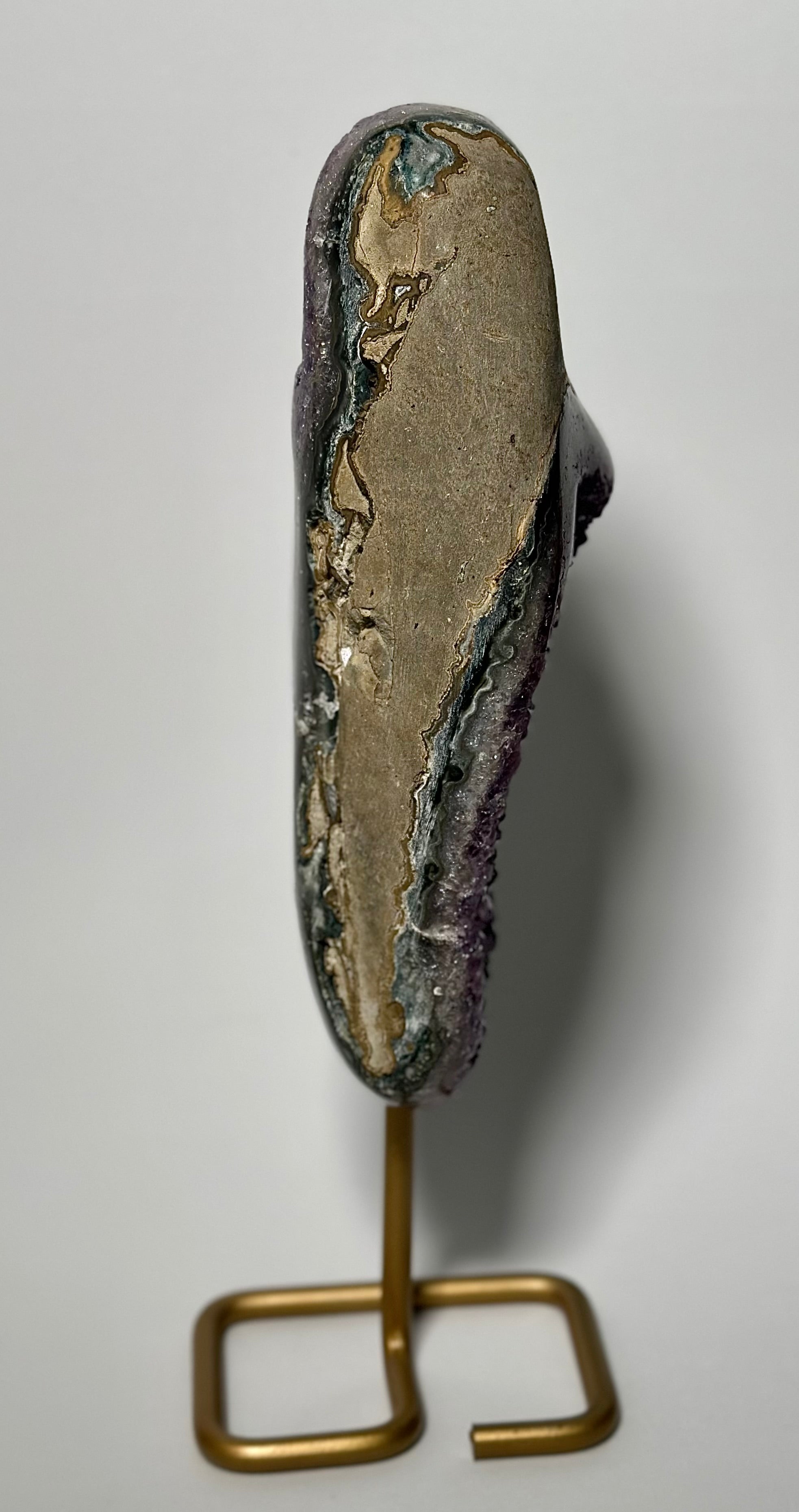 Ametistas ant stovo 350g.