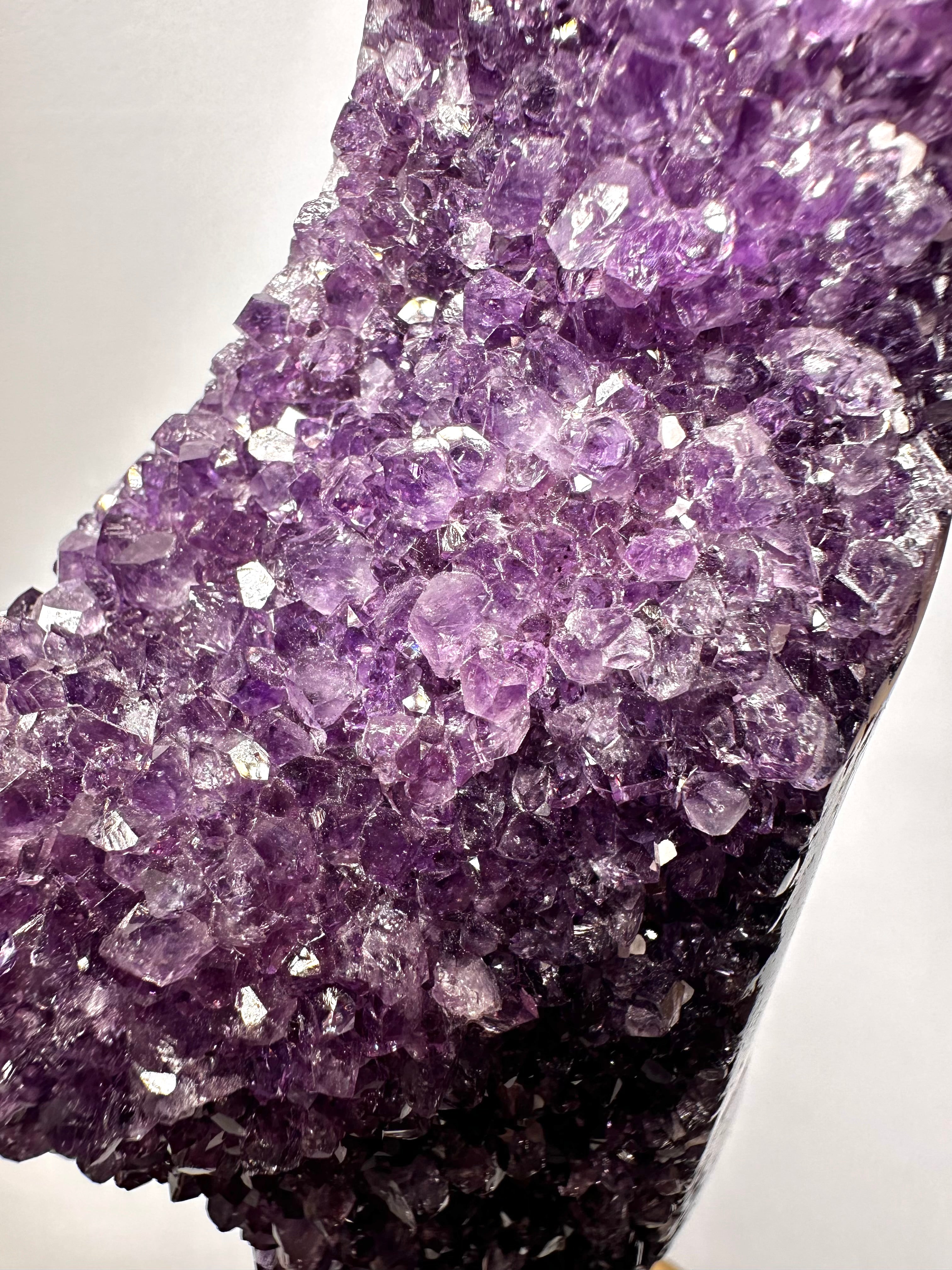 Ametistas ant stovo 350g.