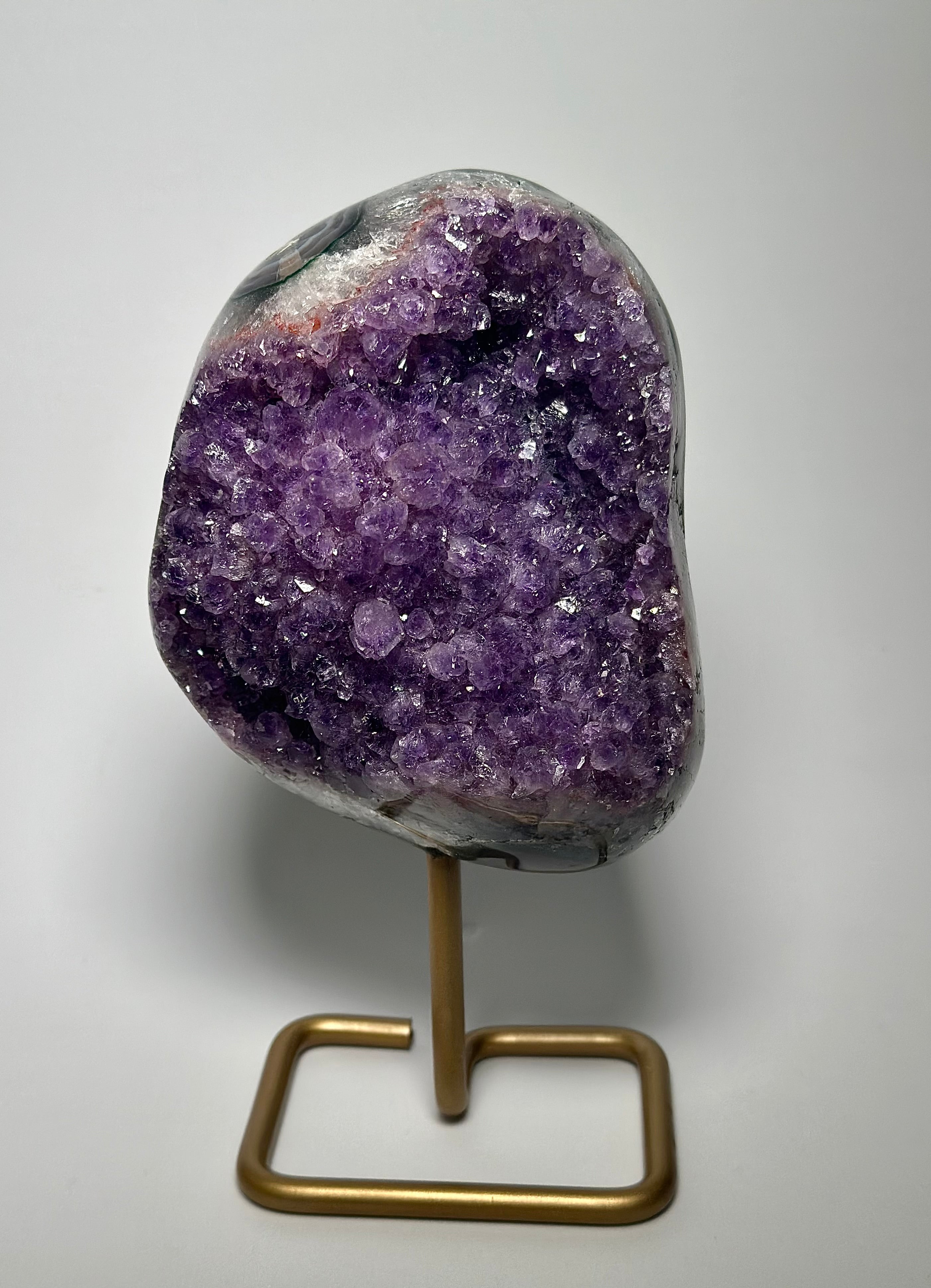 Ametistas ant stovo 800g.