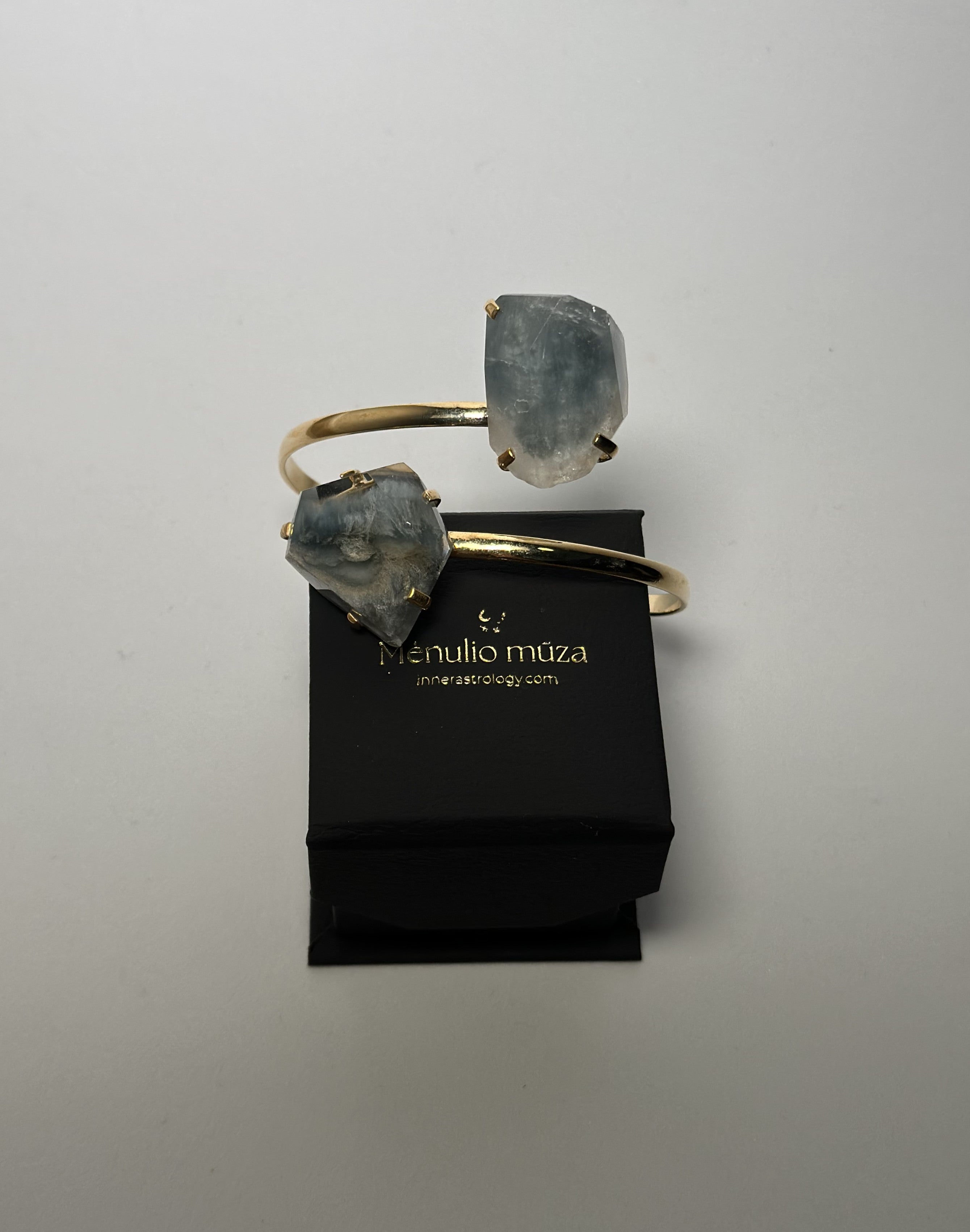 Blue Tara kvarco apyrankė (gold)