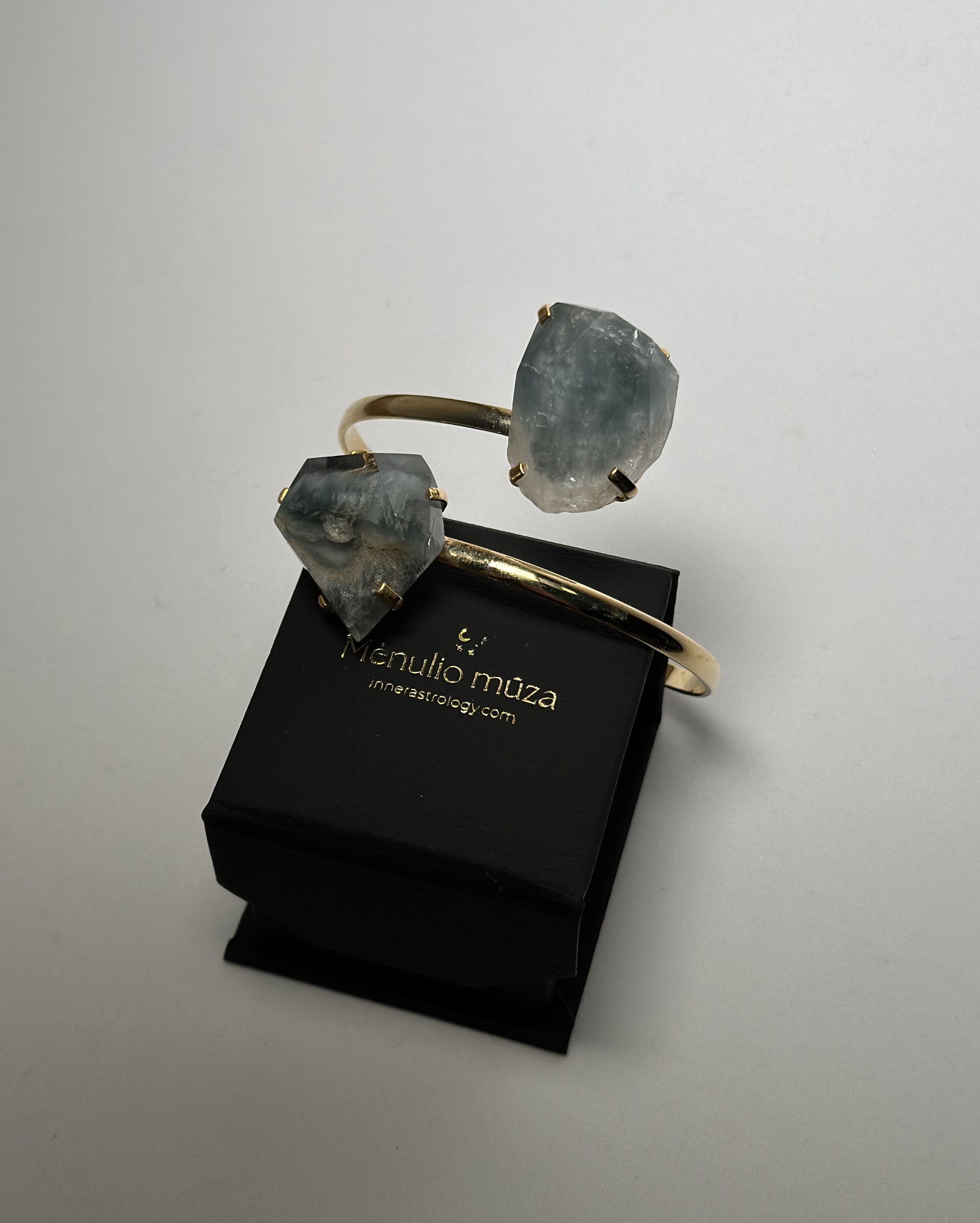 Blue Tara kvarco apyrankė (gold)