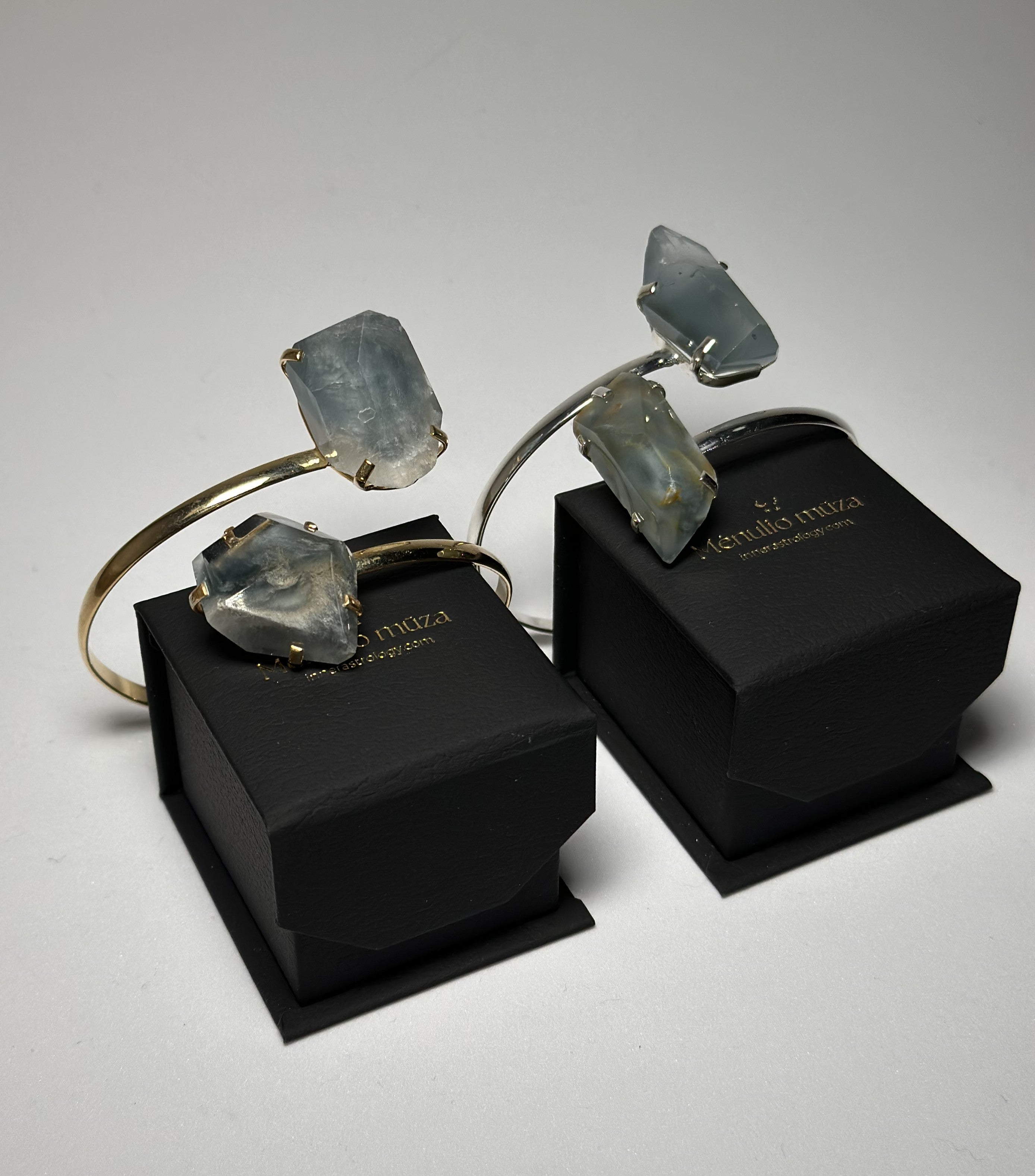 Blue Tara kvarco apyrankė (gold)