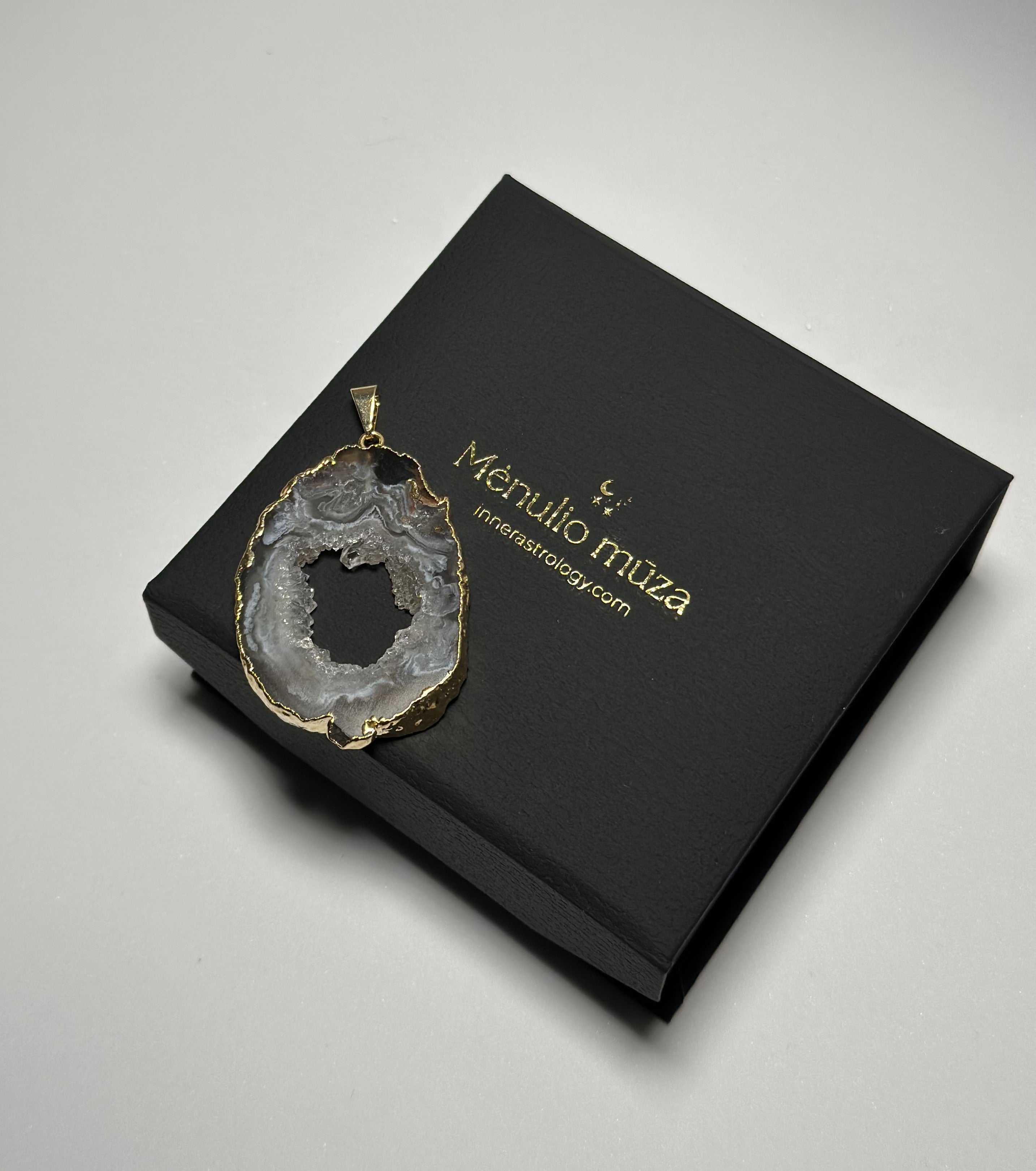 Agato geodo pakabukas „Žemės širdis“