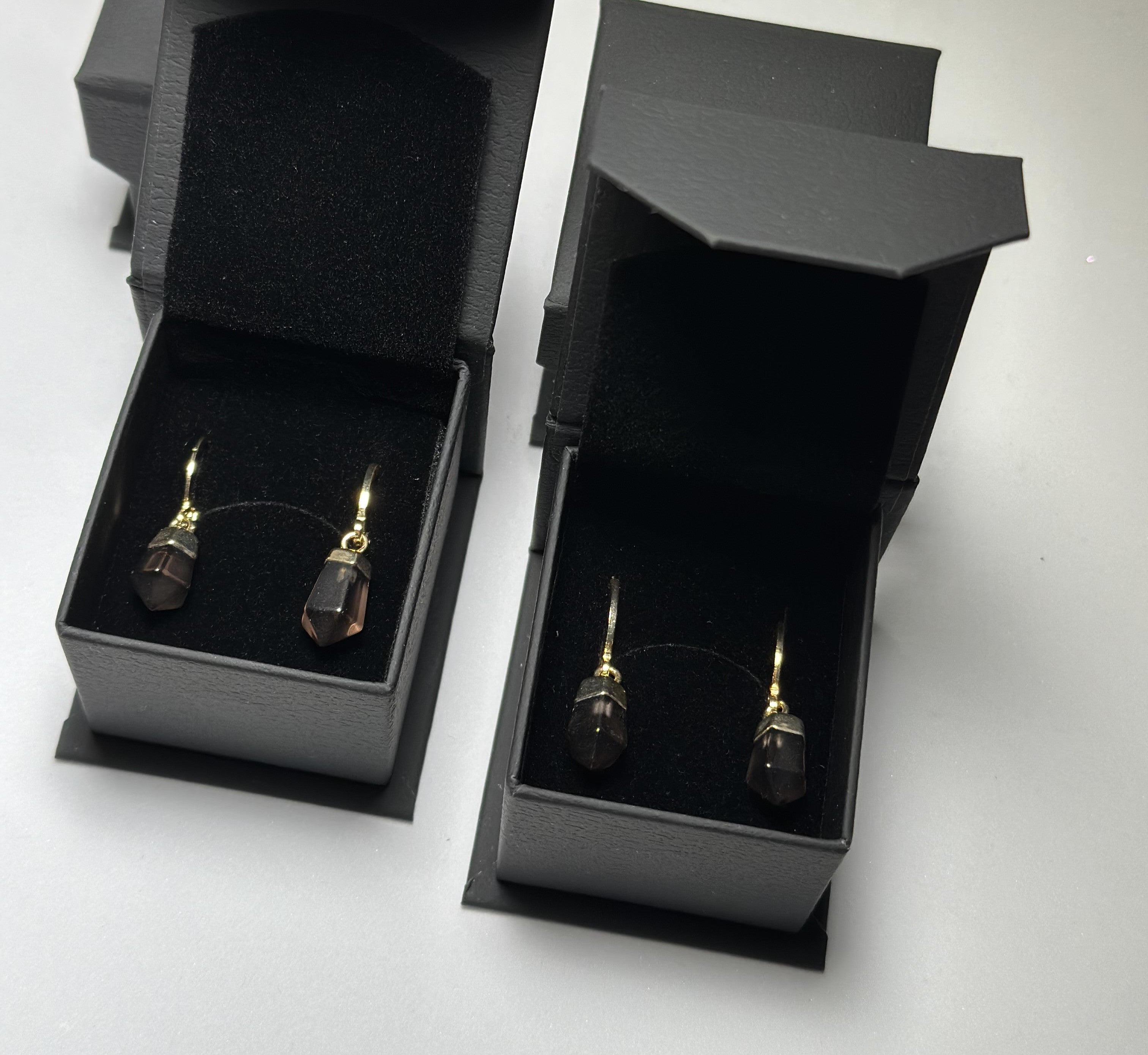 Dūminio kvarco švytuoklės auskarai